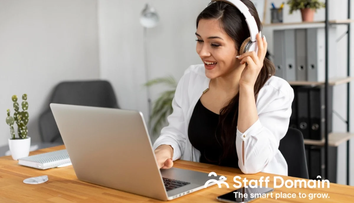 female working with her remote sales teams
