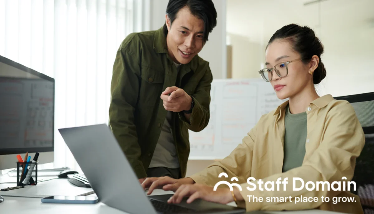 24/7 offshore tech support handling her IT Task
